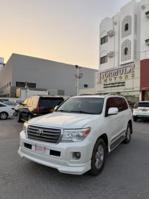 Used Toyota Land Cruiser in Muscat