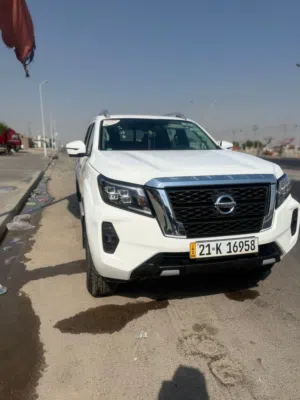 نيسان نافارا 2024 فول مواصفات السيارة نضيفة واستعمال شخصي السعر 240 ورفة وبيها مجال