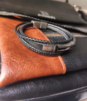 إسوارة BOSS الاصليه 100%
