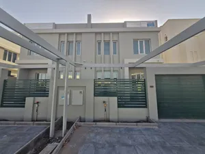 5 + 1 Charming Villa in Al Hail – for Rent