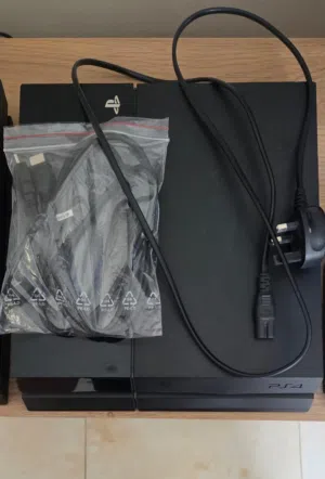 بليستيشن 4 مهكره او نضيفة