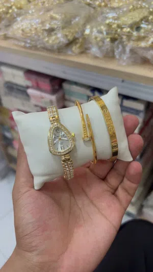 ساعة يد جميلة