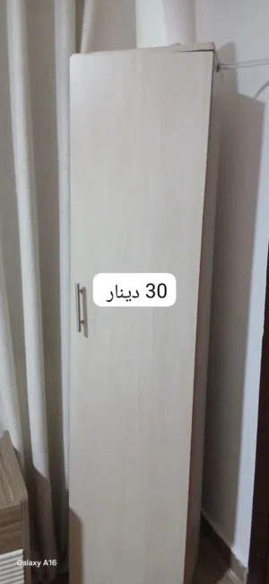 خزانه للبيع بحاله ممتازه جدا جديده لم تستخدم بسعر 30 دينار