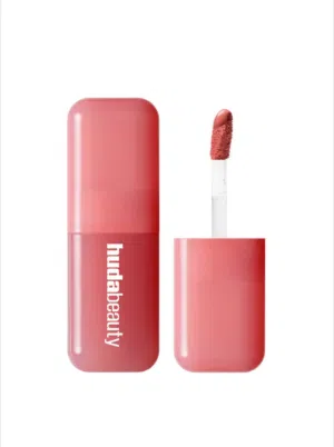 Huda beauty- Strawberry cream