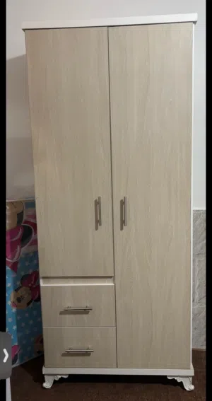 خزانة ملابس