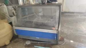 عارضة او فريز كيك وحلويات ولحوم للبيع عدد2