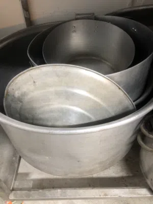 طناجر 65 سم و 47 سم 30 سم للبيع