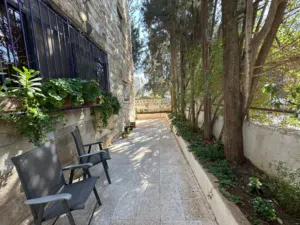 200 m2 3 Bedrooms Apartments for Rent in Amman Jabal Al-Lweibdeh