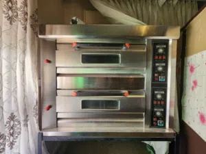 فرن بيتزا ومعجنات غاز بتحكم كهرباء طابقين حالة ممتازة جدا Adavamced Deck Gas Oven