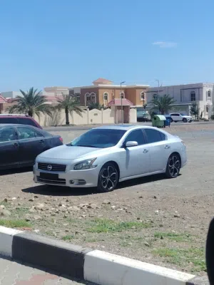 Nissan maxima full option 2012