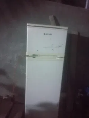 ثلاجة كشرها نضيف سعرها 150 شغالة