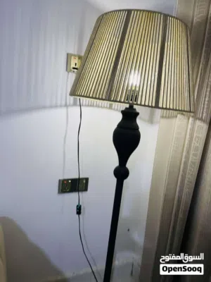 مصباح أرضي (ستاند إنارة) مودرن للبي
