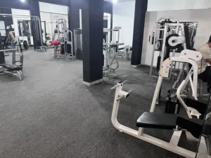 جيم كامل للبيع بحالة ممتازة