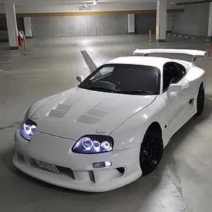 عين 