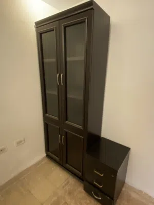 مكتب مع اثاثه كامل نظيف وبسعر مغري