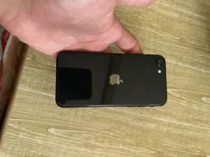 IPHONE SE 2020