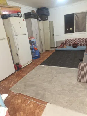 متاح مشاركة سكن مؤقت ميدان حولي من 3/ 7إلى 31/8 السعر 30 دينار