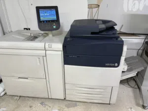 طابعة Xerox Versant80 وأدوات مطابع للبيع