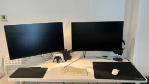 27 Aoc monitors for sale  in Amman
