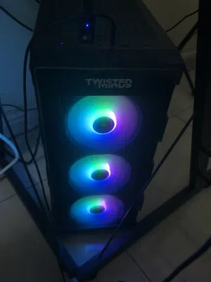 جيمنج بي سي وشاشه Gaming pc and monitor