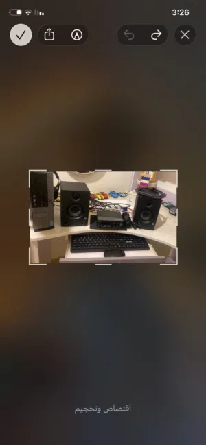 اغراض استديو للبيع اسبيكر مع سماعات راس مع ساوند كارت مع مايك مع رام مع لوحه المفاتيح مع ماوس