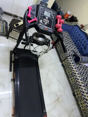 سير رياضي نظيف جدا ماركه الومبيا يتحمل وزن الى 120 كيلو