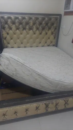 سرير كبير نفرين