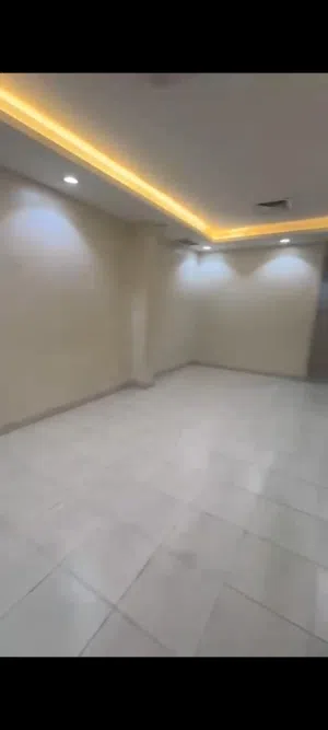 للايجار دور ثانى 4 غرف نوم بالمنقف قطعه 2