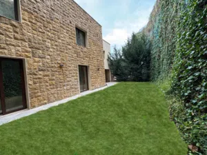 4 Bedrooms . More than 6 bathrooms . 800 m20