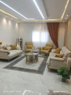 شقة مميزة للبيع بموقع ممتاز – مساحة واسعة وسعر لقطة!!