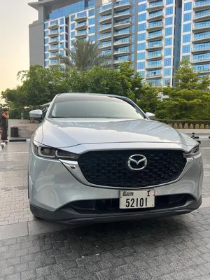 Mazda cx5 model 2024 modern white screen and camera