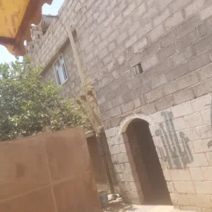 بيت شعبي مع حوش كبير