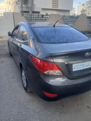 هيونداي اكسنت 2012