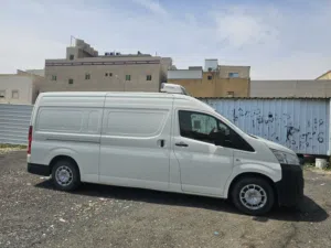 باصات تويوتا 2025 سقف عالي ثلاجه