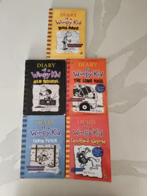 اربد الحي الشرقي خمس كتب dairy of wimpy kid باللغة الإنجليزية.