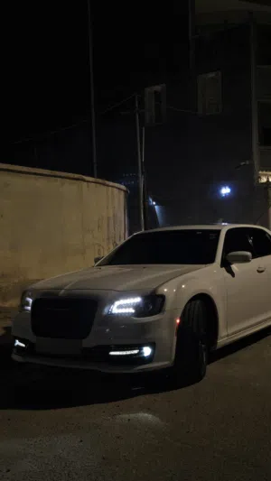للبيع كرايسلر خليجي وكاله هارلم اخت الزيرو