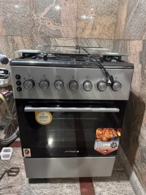 طباخ غاز بحالة ممتازة  60x60 عدد العيون 4 صناعة تركية للبيع