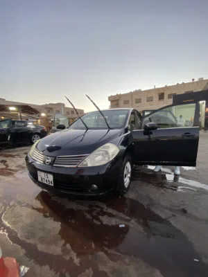 Used Nissan Tiida in Amman