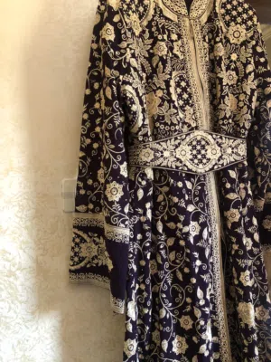 قفطان (تكشيطة) ملكي فاخر - حالة الوكالة وبسعر لقطة!