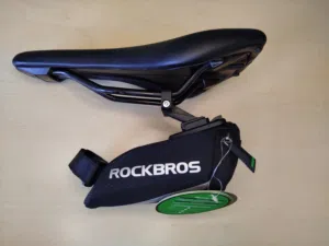 حقيبة دراجات هوائية من ماركة ROCKBROS   بتيجي مع قاعدة تثبيت قوية بتركب مباشرة تحت الكرسي...........