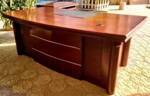 مكاتب شبه جديده نظيفه جدا بالحاله الجديده وبعسر مناسب جدا سارع قبل الحجز ممتازه  انظر للوصف للمزيد