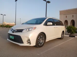 سيينا 2020 xle