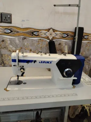 مكينه خياطه باب اول. مع اوفر 3بكرات صناعه يابانيه