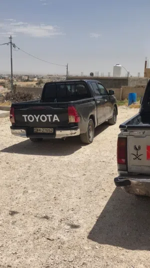 Used Toyota Hilux in Zarqa