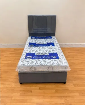 سرير نفر مع مرتبة