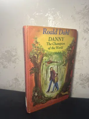 كتاب “Danny The Champion of the World” للكاتب العالمي Roald Dahl.