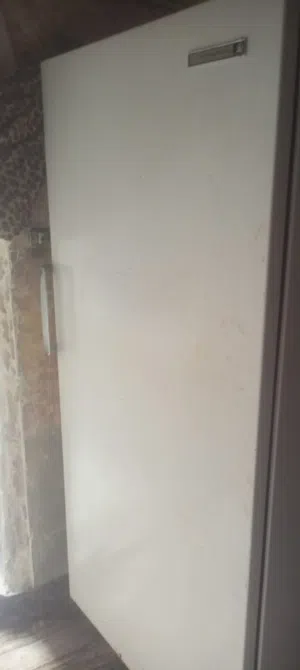 ثلاجة فريزر حجم كبير
