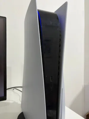 سوني5 مستعمل نضيف مع External HDD