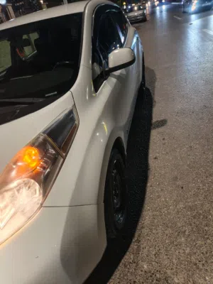 نيسان ليف موديل 2015