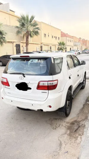 Toyota Fortuner 2010
